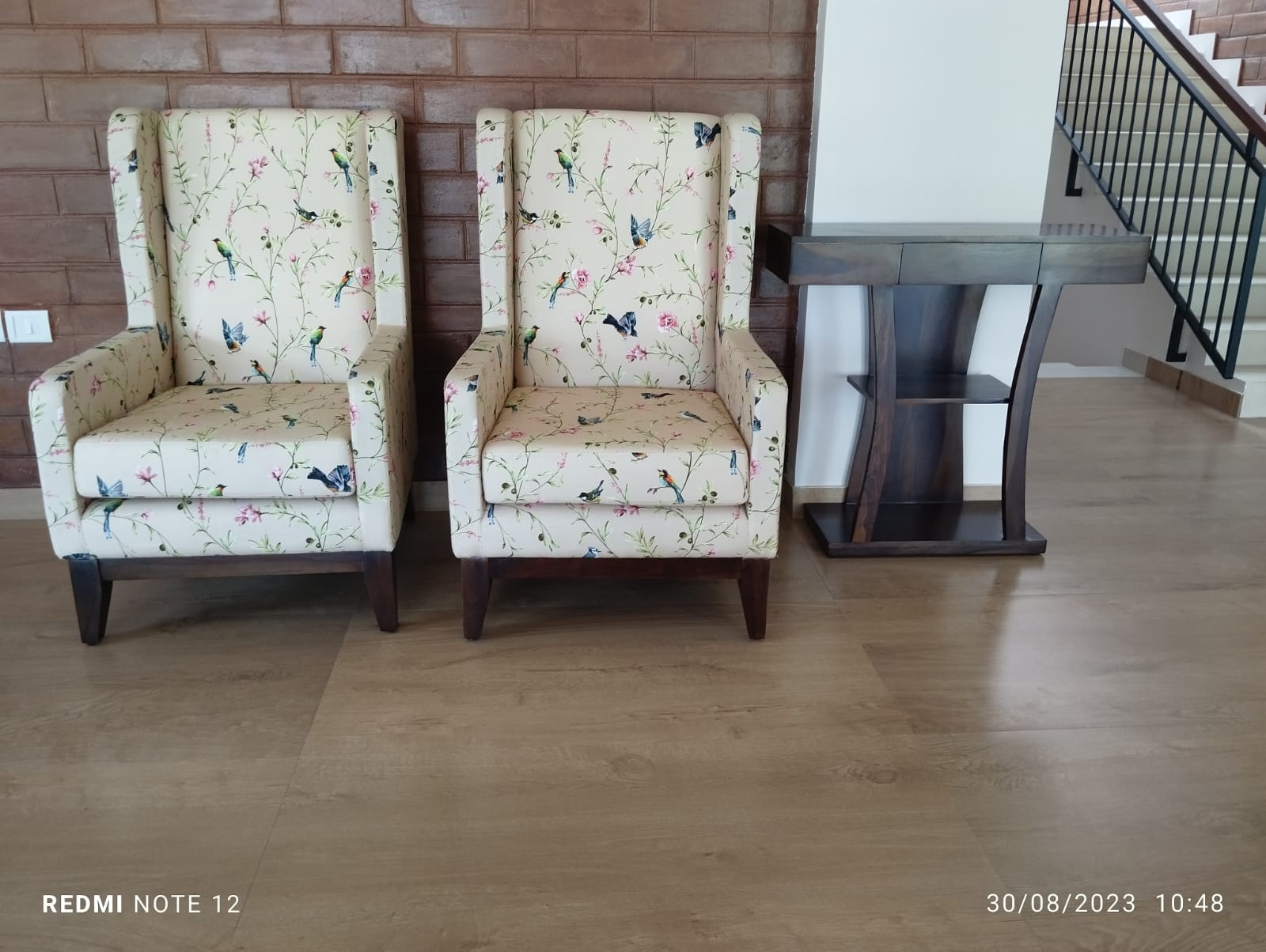 Buy chairs online at best price in Bangalore, Mumbai, Chennai