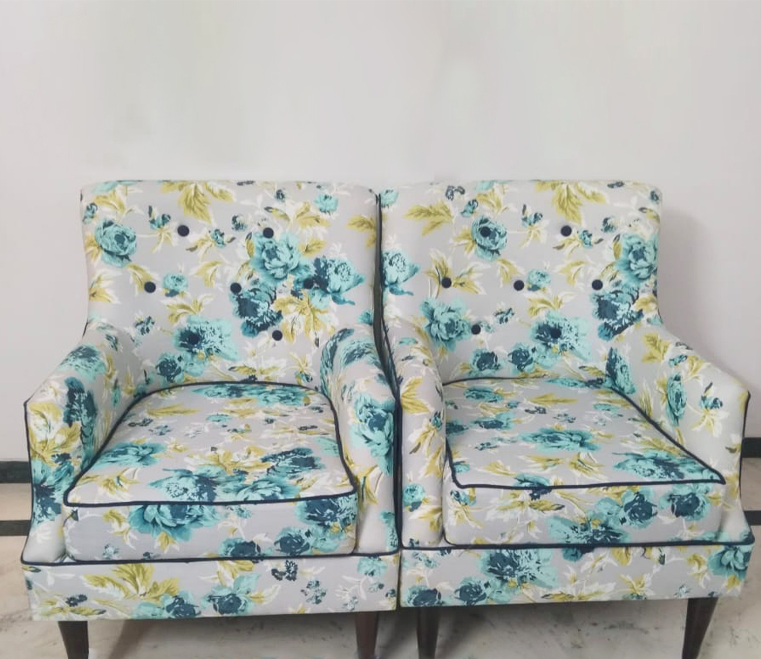 Buy chairs online at best price in Bangalore, Mumbai, Chennai