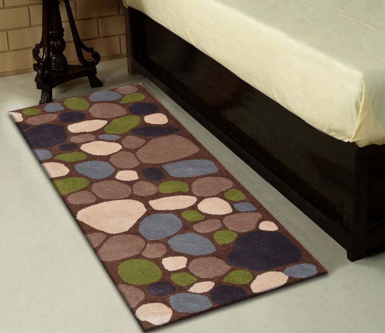Green Stones Hand Tufted Wool Runner (22 x 55 inches)