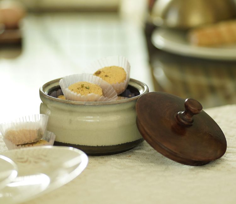 hotpot - hot dish |  hot ceramic casseroles | Ceramic Serving Donga with Lid in hyderabad, delhi, pune