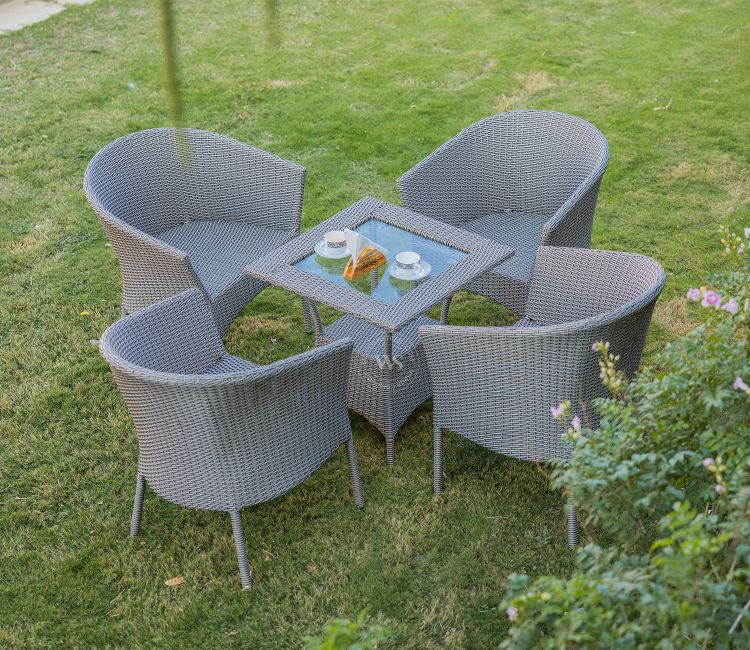 Vatican 4 Seater Outdoor Set Large (Golden White)