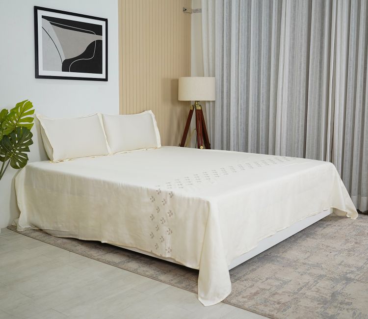 Luxurious white embroidered cotton bedsheet for double bed | Cotton King Size Bedsheet | with pillow covers