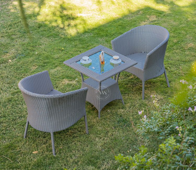Vatican 2 Seater Outdoor Set Large (Golden White)
